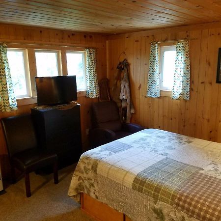 Northwoods Cottage Bed And Breakfast แฟร์แบงค์ส ภายนอก รูปภาพ
