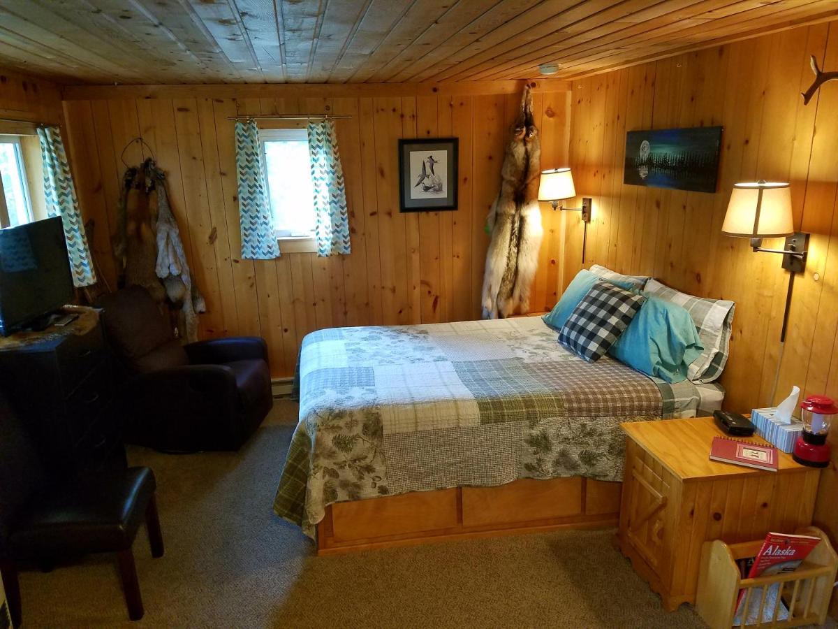 Northwoods Cottage Bed And Breakfast แฟร์แบงค์ส ภายนอก รูปภาพ