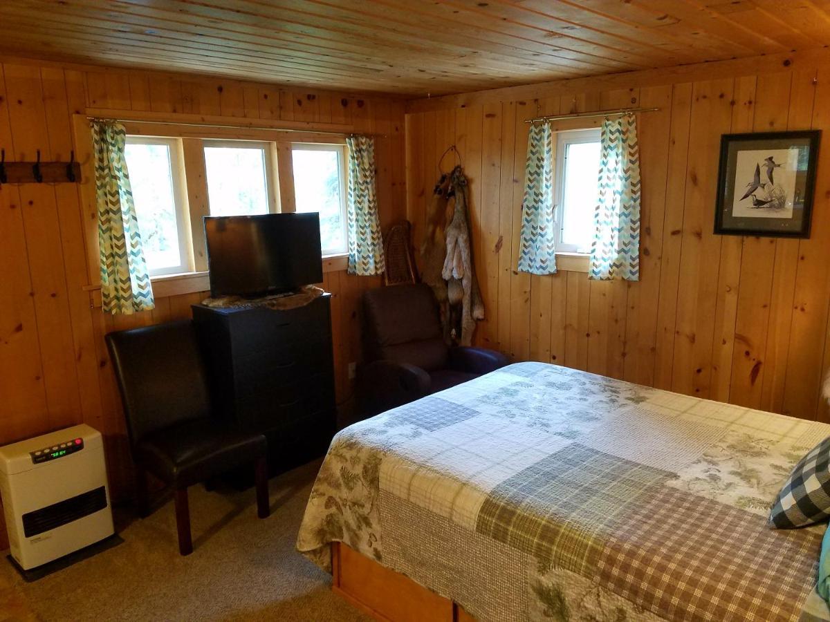 Northwoods Cottage Bed And Breakfast แฟร์แบงค์ส ภายนอก รูปภาพ
